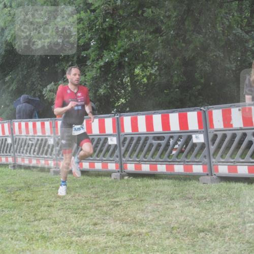 21.06.2025 - 27. Vierlanden-Triathlon KatJ http://msf.ph/oto/8038786 15.06.2025 14:21:52 Ziel 1215, 1251 meine-sportfotos.de