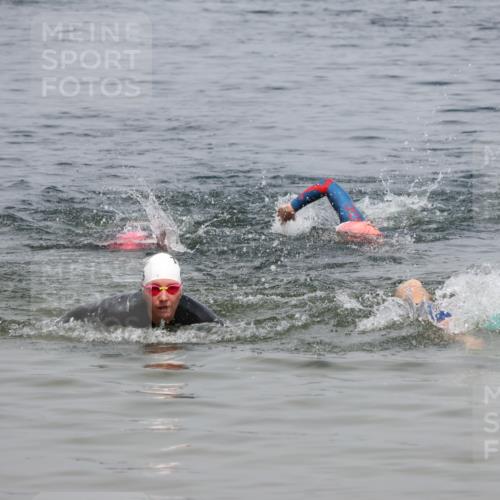 21.06.2025 - 27. Vierlanden-Triathlon Lena Gebhardt http://msf.ph/oto/8038801 15.06.2025 12:29:06 Schwimmen  meine-sportfotos.de