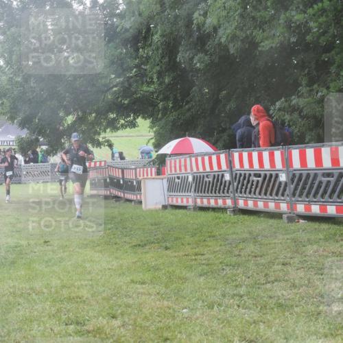 21.06.2025 - 27. Vierlanden-Triathlon KatJ http://msf.ph/oto/8038809 15.06.2025 14:21:58 Ziel 1215, 1263, 1315 meine-sportfotos.de