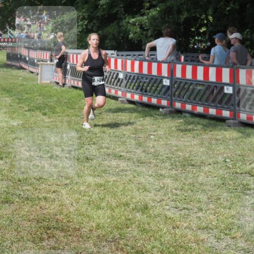 21.06.2025 - 27. Vierlanden-Triathlon KatJ http://msf.ph/oto/8038875 15.06.2025 11:34:05 Schwimmen  meine-sportfotos.de