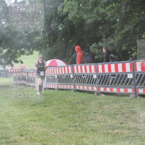 21.06.2025 - 27. Vierlanden-Triathlon KatJ http://msf.ph/oto/8038909 15.06.2025 14:22:07 Ziel 1201, 1226 meine-sportfotos.de
