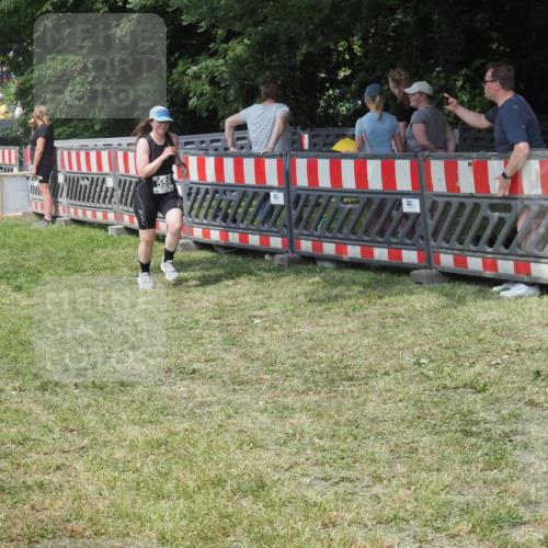 21.06.2025 - 27. Vierlanden-Triathlon KatJ http://msf.ph/oto/8038912 15.06.2025 11:34:26 Schwimmen  meine-sportfotos.de