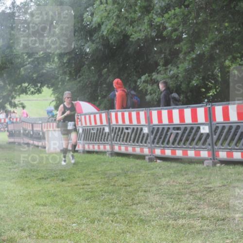 21.06.2025 - 27. Vierlanden-Triathlon KatJ http://msf.ph/oto/8038917 15.06.2025 14:22:07 Ziel 1201, 1226 meine-sportfotos.de
