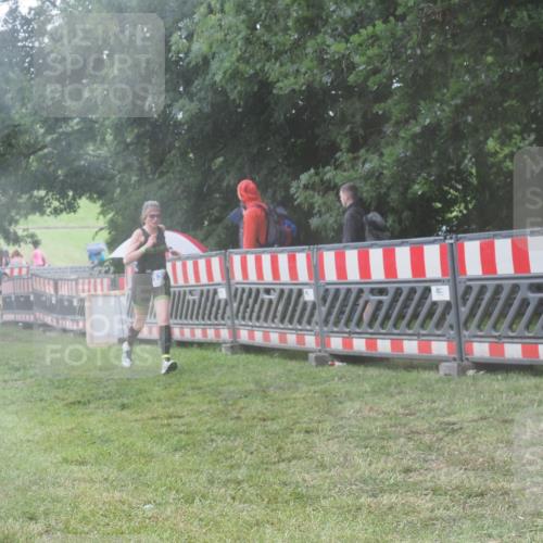 21.06.2025 - 27. Vierlanden-Triathlon KatJ http://msf.ph/oto/8038921 15.06.2025 14:22:07 Ziel 1201, 1226 meine-sportfotos.de
