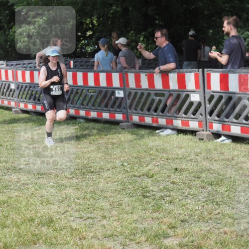 21.06.2025 - 27. Vierlanden-Triathlon KatJ http://msf.ph/oto/8038924 15.06.2025 11:34:27 Schwimmen  meine-sportfotos.de