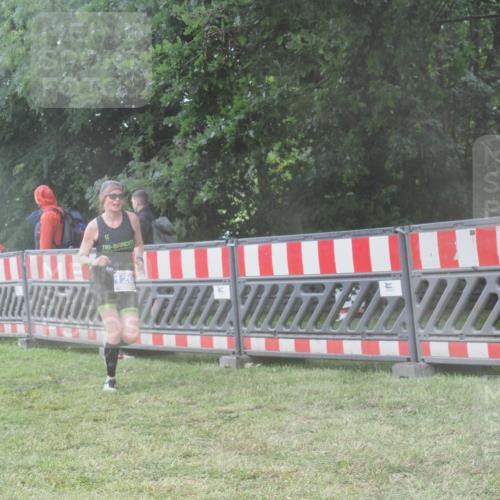 21.06.2025 - 27. Vierlanden-Triathlon KatJ http://msf.ph/oto/8038952 15.06.2025 14:22:08 Ziel 1201, 1226 meine-sportfotos.de