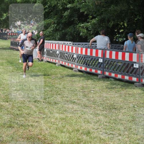21.06.2025 - 27. Vierlanden-Triathlon KatJ http://msf.ph/oto/8038976 15.06.2025 11:34:35 Schwimmen  meine-sportfotos.de