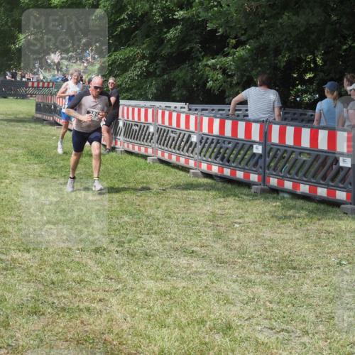21.06.2025 - 27. Vierlanden-Triathlon KatJ http://msf.ph/oto/8038980 15.06.2025 11:34:36 Schwimmen 893 meine-sportfotos.de