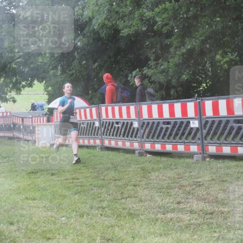 21.06.2025 - 27. Vierlanden-Triathlon KatJ http://msf.ph/oto/8038983 15.06.2025 14:22:14 Ziel 1226, 1259 meine-sportfotos.de