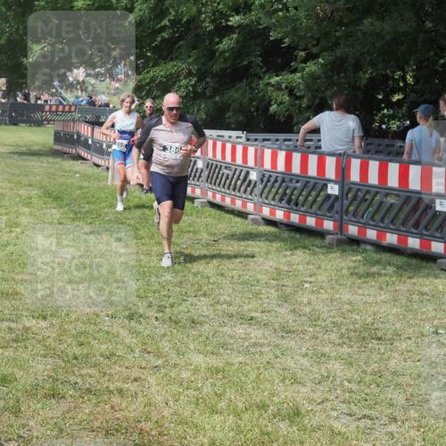 21.06.2025 - 27. Vierlanden-Triathlon KatJ http://msf.ph/oto/8038998 15.06.2025 11:34:36 Schwimmen 893 meine-sportfotos.de