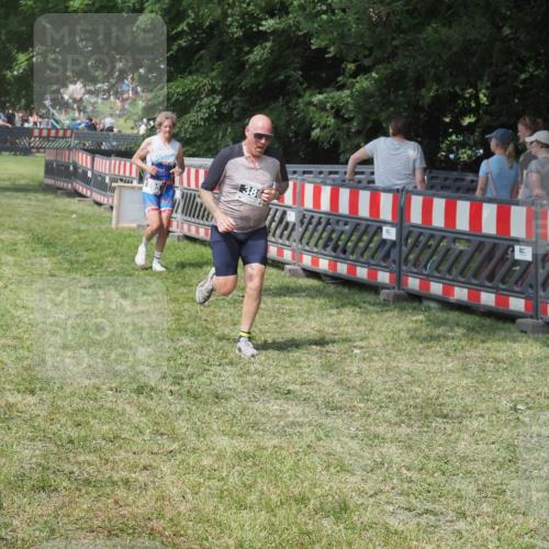 21.06.2025 - 27. Vierlanden-Triathlon KatJ http://msf.ph/oto/8039001 15.06.2025 11:34:36 Schwimmen 893 meine-sportfotos.de