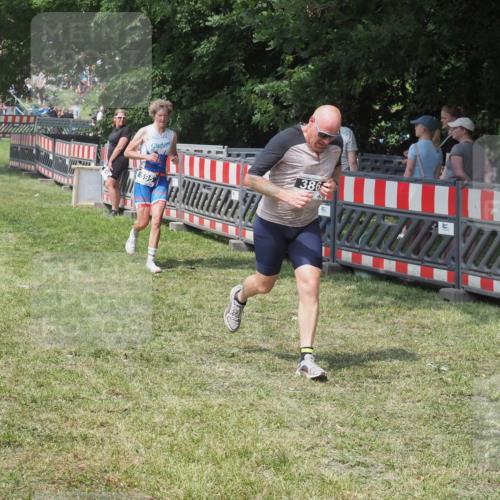 21.06.2025 - 27. Vierlanden-Triathlon KatJ http://msf.ph/oto/8039028 15.06.2025 11:34:37 Schwimmen 893 meine-sportfotos.de