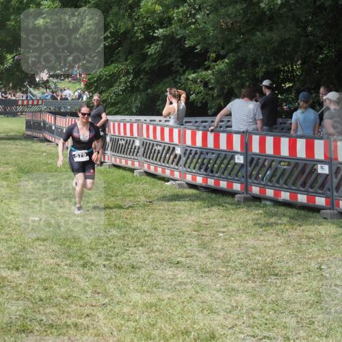 21.06.2025 - 27. Vierlanden-Triathlon KatJ http://msf.ph/oto/8039048 15.06.2025 11:34:53 Schwimmen  meine-sportfotos.de
