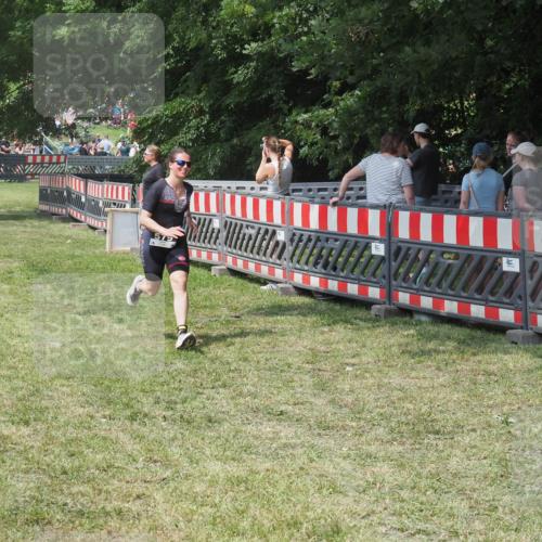 21.06.2025 - 27. Vierlanden-Triathlon KatJ http://msf.ph/oto/8039059 15.06.2025 11:34:54 Schwimmen  meine-sportfotos.de