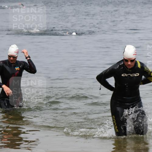 21.06.2025 - 27. Vierlanden-Triathlon Lena Gebhardt http://msf.ph/oto/8039062 15.06.2025 12:30:27 Schwimmen  meine-sportfotos.de