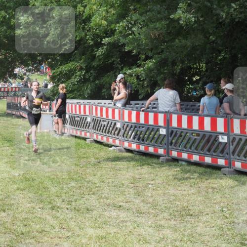 21.06.2025 - 27. Vierlanden-Triathlon KatJ http://msf.ph/oto/8039086 15.06.2025 11:34:57 Schwimmen  meine-sportfotos.de