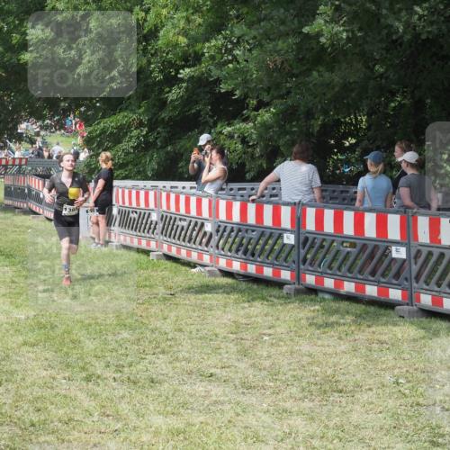 21.06.2025 - 27. Vierlanden-Triathlon KatJ http://msf.ph/oto/8039090 15.06.2025 11:34:57 Schwimmen  meine-sportfotos.de
