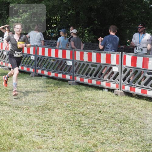 21.06.2025 - 27. Vierlanden-Triathlon KatJ http://msf.ph/oto/8039131 15.06.2025 11:34:59 Schwimmen  meine-sportfotos.de