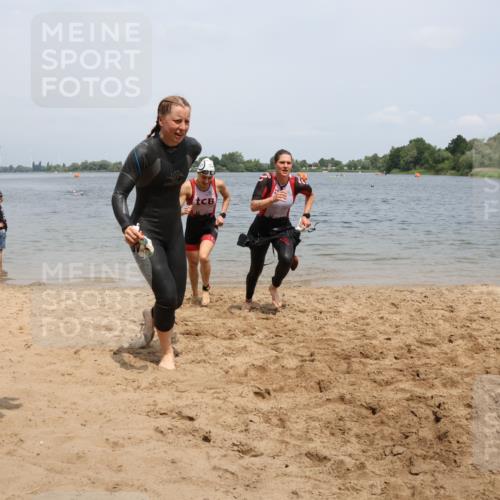 21.06.2025 - 27. Vierlanden-Triathlon Lena Gebhardt http://msf.ph/oto/8039141 15.06.2025 12:31:11 Schwimmen 1069, 1070, 1071, 1072 meine-sportfotos.de