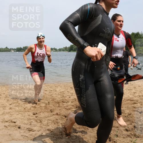 21.06.2025 - 27. Vierlanden-Triathlon Lena Gebhardt http://msf.ph/oto/8039167 15.06.2025 12:31:12 Schwimmen 1069, 1070, 1071, 1072 meine-sportfotos.de