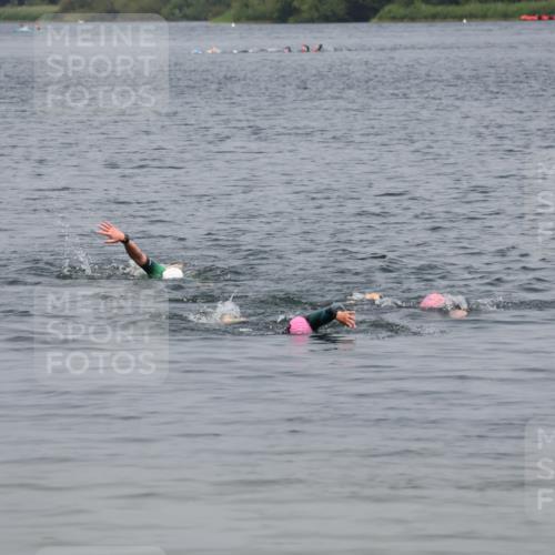 21.06.2025 - 27. Vierlanden-Triathlon Lena Gebhardt http://msf.ph/oto/8039186 15.06.2025 12:31:34 Schwimmen  meine-sportfotos.de
