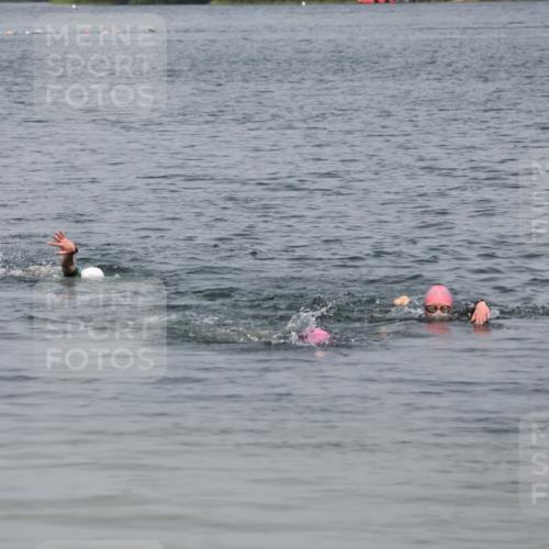 21.06.2025 - 27. Vierlanden-Triathlon Lena Gebhardt http://msf.ph/oto/8039187 15.06.2025 12:31:38 Schwimmen  meine-sportfotos.de