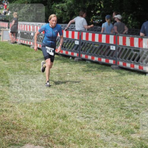 21.06.2025 - 27. Vierlanden-Triathlon KatJ http://msf.ph/oto/8039226 15.06.2025 11:35:25 Schwimmen  meine-sportfotos.de