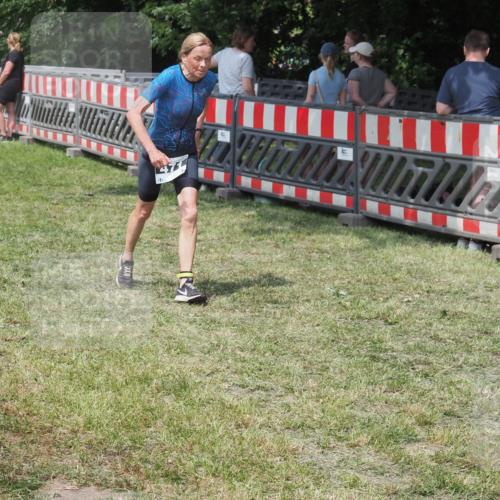 21.06.2025 - 27. Vierlanden-Triathlon KatJ http://msf.ph/oto/8039235 15.06.2025 11:35:25 Schwimmen  meine-sportfotos.de