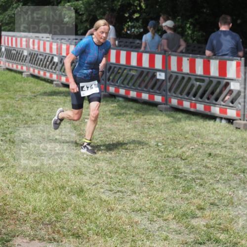 21.06.2025 - 27. Vierlanden-Triathlon KatJ http://msf.ph/oto/8039238 15.06.2025 11:35:25 Schwimmen  meine-sportfotos.de