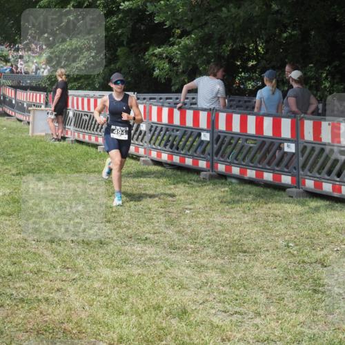 21.06.2025 - 27. Vierlanden-Triathlon KatJ http://msf.ph/oto/8039242 15.06.2025 11:35:33 Schwimmen  meine-sportfotos.de