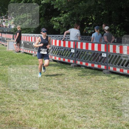 21.06.2025 - 27. Vierlanden-Triathlon KatJ http://msf.ph/oto/8039247 15.06.2025 11:35:34 Schwimmen  meine-sportfotos.de