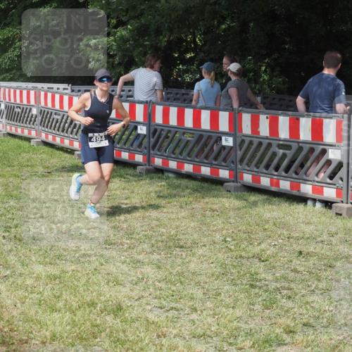 21.06.2025 - 27. Vierlanden-Triathlon KatJ http://msf.ph/oto/8039258 15.06.2025 11:35:34 Schwimmen  meine-sportfotos.de