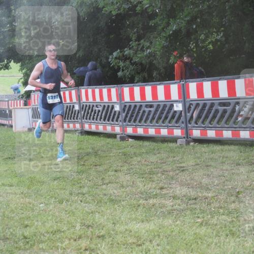 21.06.2025 - 27. Vierlanden-Triathlon KatJ http://msf.ph/oto/8039271 15.06.2025 14:22:48 Ziel 1202, 1317 meine-sportfotos.de