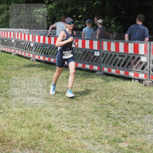 21.06.2025 - 27. Vierlanden-Triathlon KatJ http://msf.ph/oto/8039272 15.06.2025 11:35:34 Schwimmen  meine-sportfotos.de