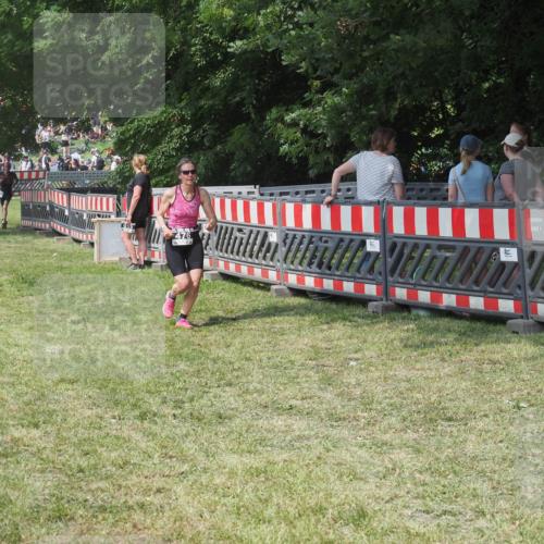 21.06.2025 - 27. Vierlanden-Triathlon KatJ http://msf.ph/oto/8039289 15.06.2025 11:35:40 Schwimmen  meine-sportfotos.de
