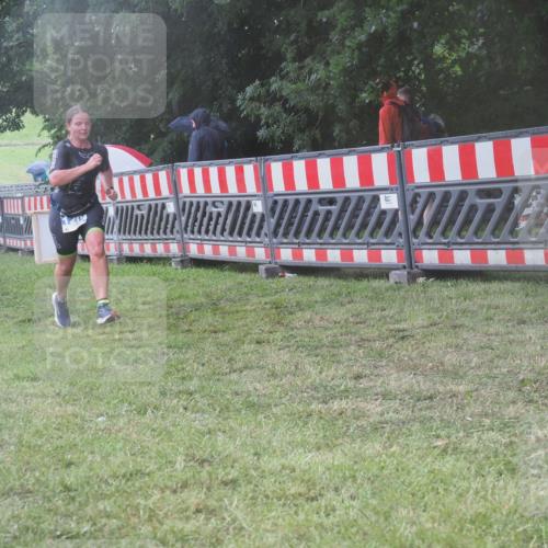 21.06.2025 - 27. Vierlanden-Triathlon KatJ http://msf.ph/oto/8039331 15.06.2025 14:22:57 Ziel 1202, 1270 meine-sportfotos.de