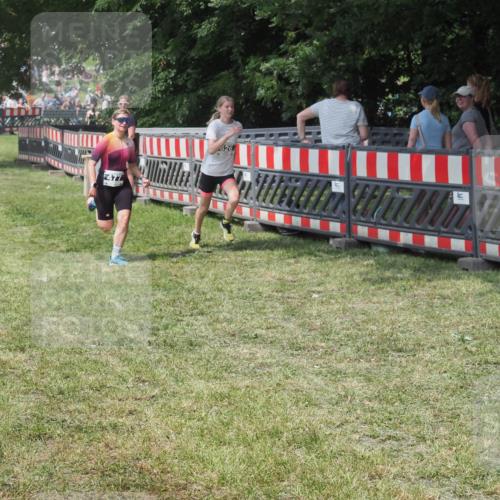21.06.2025 - 27. Vierlanden-Triathlon KatJ http://msf.ph/oto/8039369 15.06.2025 11:35:53 Schwimmen  meine-sportfotos.de
