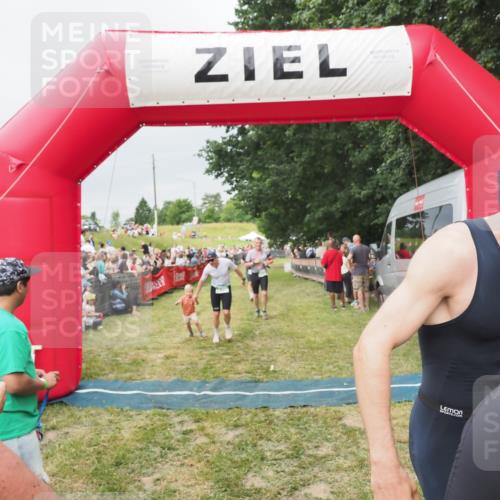 21.06.2025 - 27. Vierlanden-Triathlon MichiJ http://msf.ph/oto/8039374 15.06.2026 13:20:32 Ziel 641, 678, 688, 694, 709, 741, 840 meine-sportfotos.de
