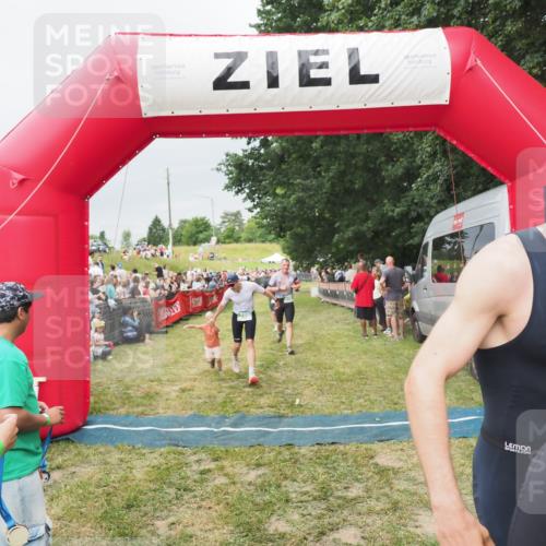 21.06.2025 - 27. Vierlanden-Triathlon MichiJ http://msf.ph/oto/8039377 15.06.2026 13:20:32 Ziel 641, 678, 688, 694, 709, 741, 840 meine-sportfotos.de