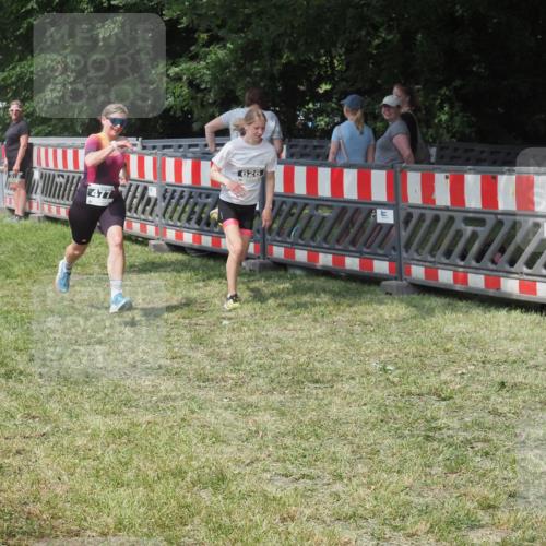 21.06.2025 - 27. Vierlanden-Triathlon KatJ http://msf.ph/oto/8039385 15.06.2025 11:35:54 Schwimmen  meine-sportfotos.de