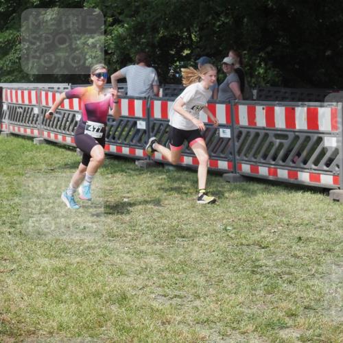 21.06.2025 - 27. Vierlanden-Triathlon KatJ http://msf.ph/oto/8039397 15.06.2025 11:35:54 Schwimmen  meine-sportfotos.de