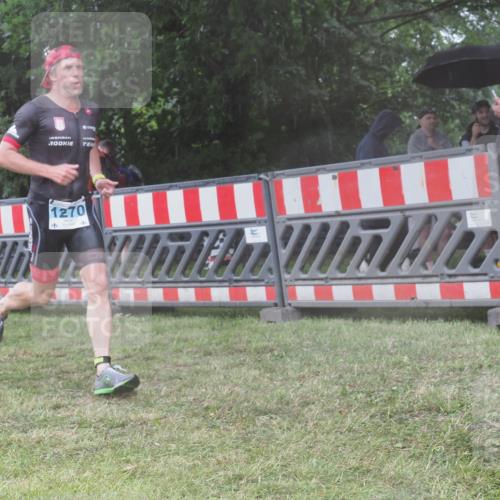 21.06.2025 - 27. Vierlanden-Triathlon KatJ http://msf.ph/oto/8039404 15.06.2025 14:23:04 Ziel 1270, 1275 meine-sportfotos.de