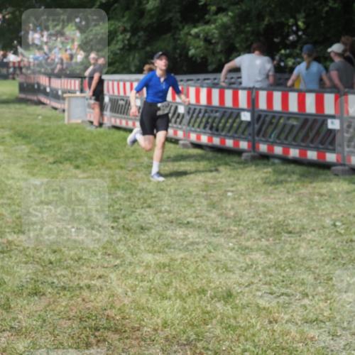 21.06.2025 - 27. Vierlanden-Triathlon KatJ http://msf.ph/oto/8039439 15.06.2025 11:36:00 Schwimmen  meine-sportfotos.de