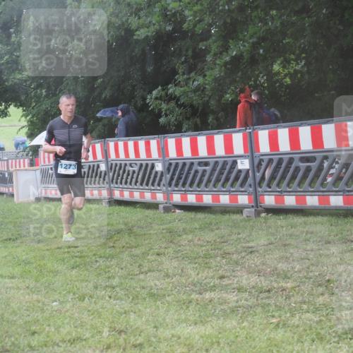 21.06.2025 - 27. Vierlanden-Triathlon KatJ http://msf.ph/oto/8039474 15.06.2025 14:23:14 Ziel 1273, 1275 meine-sportfotos.de