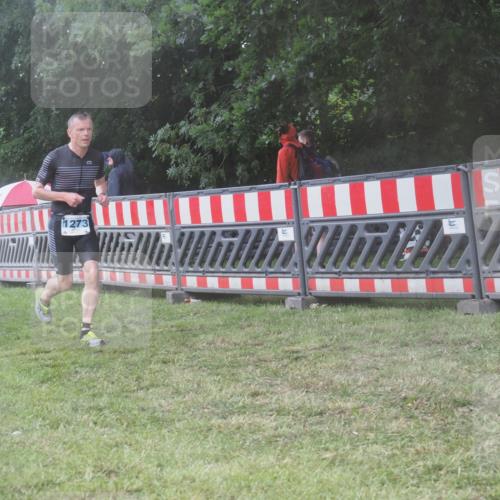21.06.2025 - 27. Vierlanden-Triathlon KatJ http://msf.ph/oto/8039483 15.06.2025 14:23:15 Ziel 1273 meine-sportfotos.de