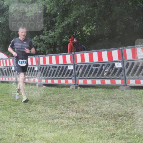 21.06.2025 - 27. Vierlanden-Triathlon KatJ http://msf.ph/oto/8039490 15.06.2025 14:23:15 Ziel 1273 meine-sportfotos.de