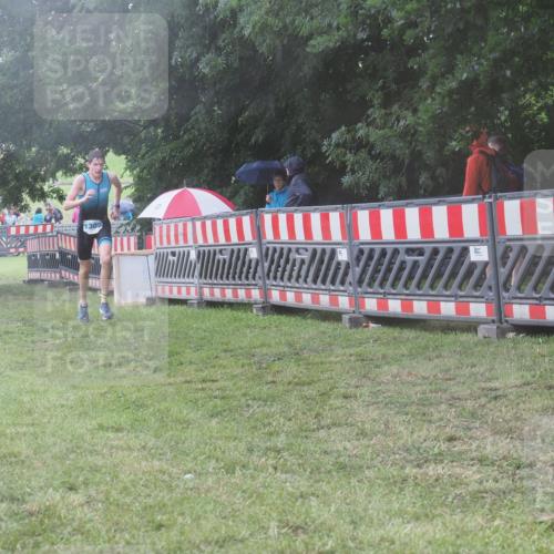21.06.2025 - 27. Vierlanden-Triathlon KatJ http://msf.ph/oto/8039512 15.06.2025 14:23:33 Ziel 1247, 1308 meine-sportfotos.de