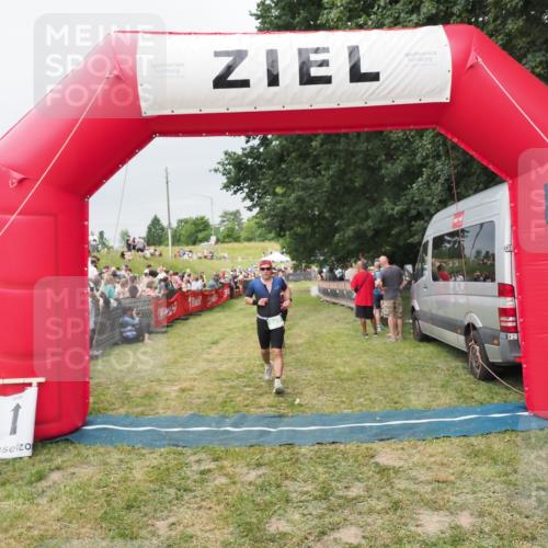 21.06.2025 - 27. Vierlanden-Triathlon MichiJ http://msf.ph/oto/8039519 15.06.2026 13:20:56 Ziel 236, 649, 697 meine-sportfotos.de