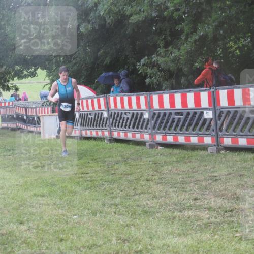 21.06.2025 - 27. Vierlanden-Triathlon KatJ http://msf.ph/oto/8039526 15.06.2025 14:23:34 Ziel 1247, 1308 meine-sportfotos.de