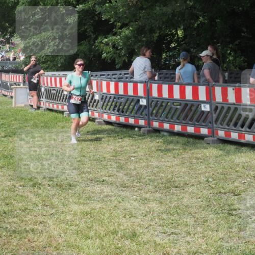 21.06.2025 - 27. Vierlanden-Triathlon KatJ http://msf.ph/oto/8039535 15.06.2025 11:36:16 Schwimmen  meine-sportfotos.de